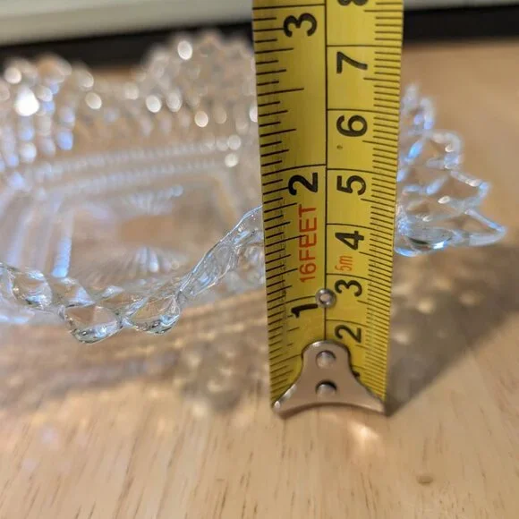 INDIANA GLASS DIAMOND POINT SCALLOPED EDGE BOWL - Picture 7 of 8